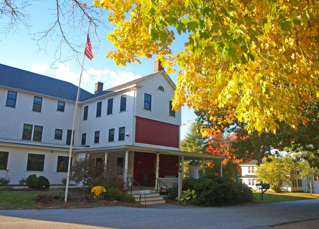 Woodbound Inn Rindge Extérieur photo